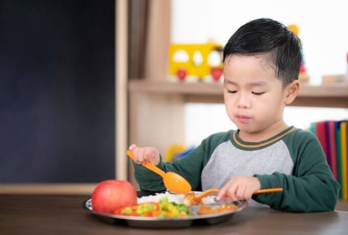 5 Cara Membentuk Pola Makan Sehat pada Anak